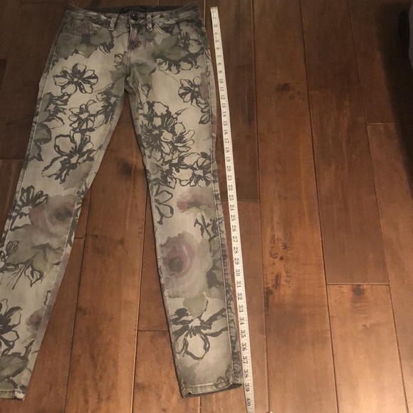 GUESS Jeans - Brittney Skinny size 26 - Picture 8 of 8